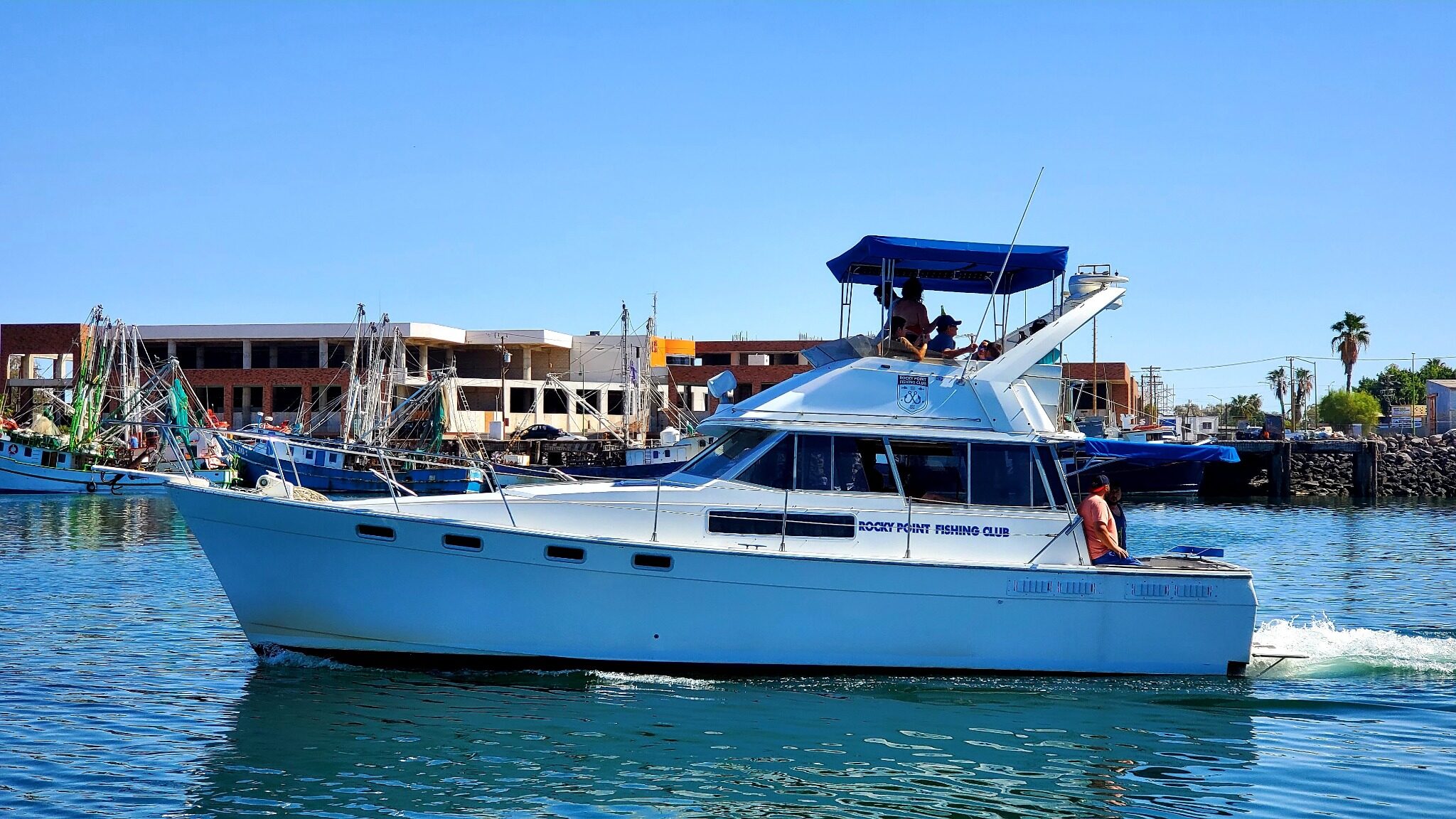WanderLust fishing charter boat underway in Puerto Peñasco